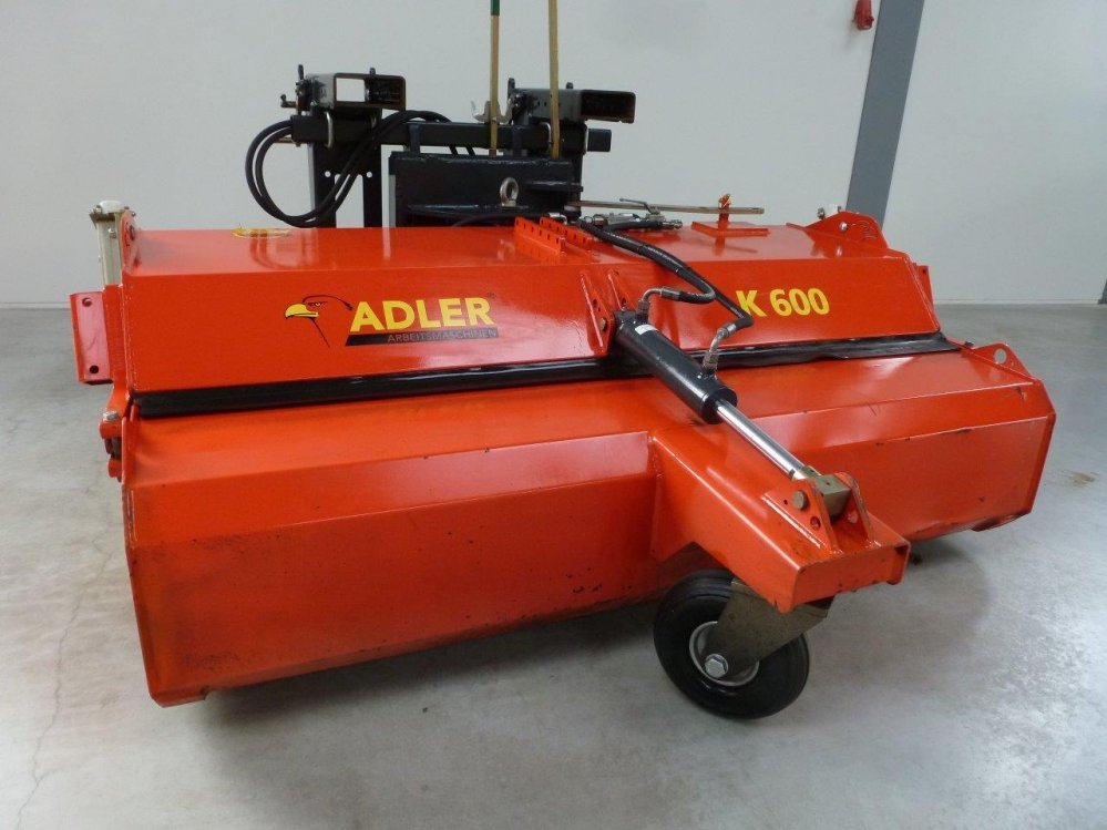 Adler hydraulische heftruck/shovel veegmachine 2 | M. Mulder b.v.