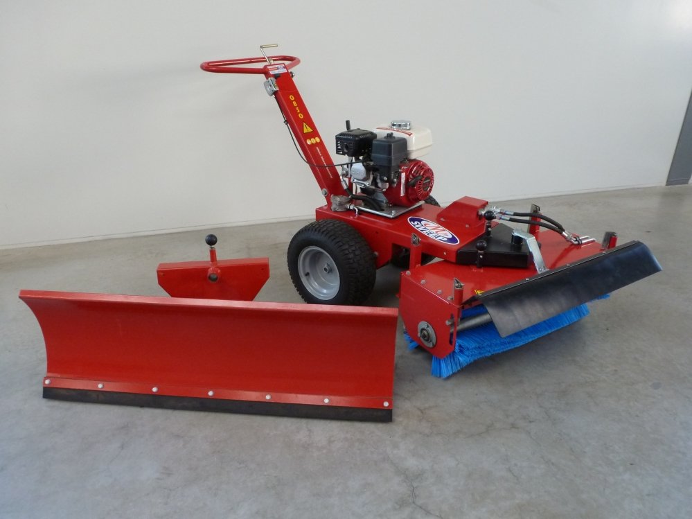 M-Sweep hydraulische motor veegmachine (demo model) (85cm) 2 | M. Mulder b.v.