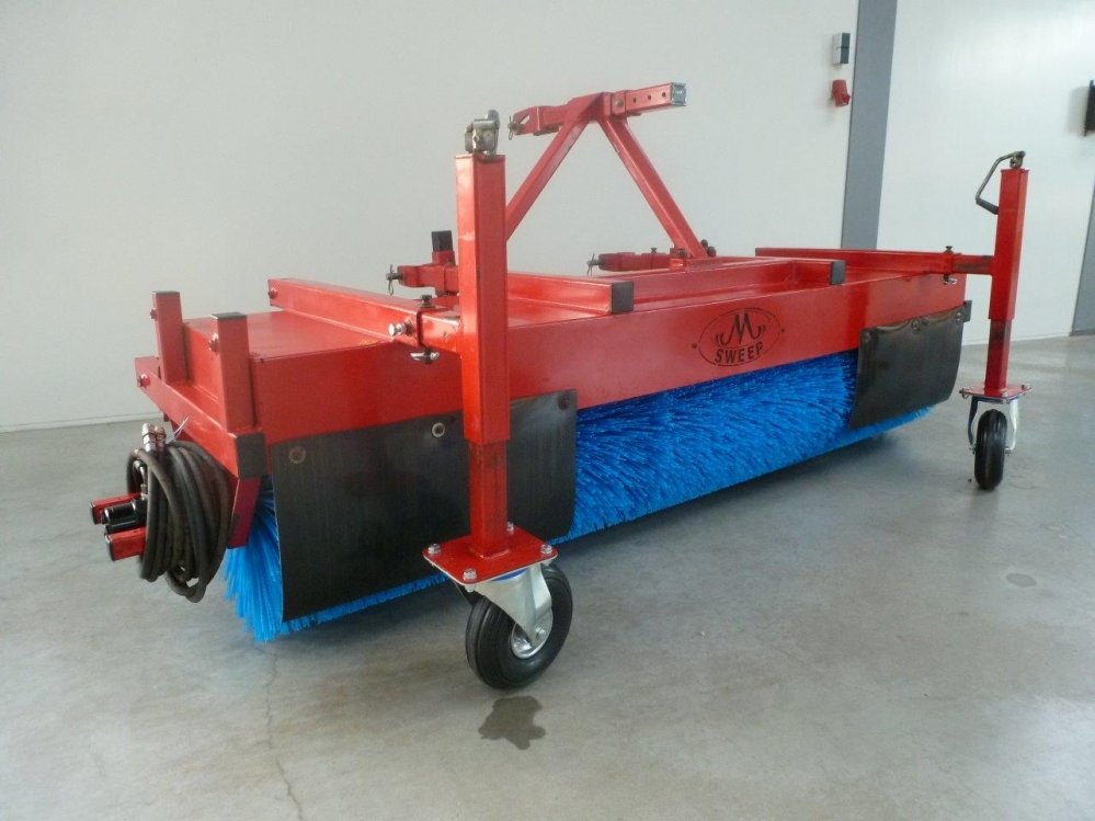 M-Sweep hydraulische trekker veegmachine  2 | M. Mulder b.v.