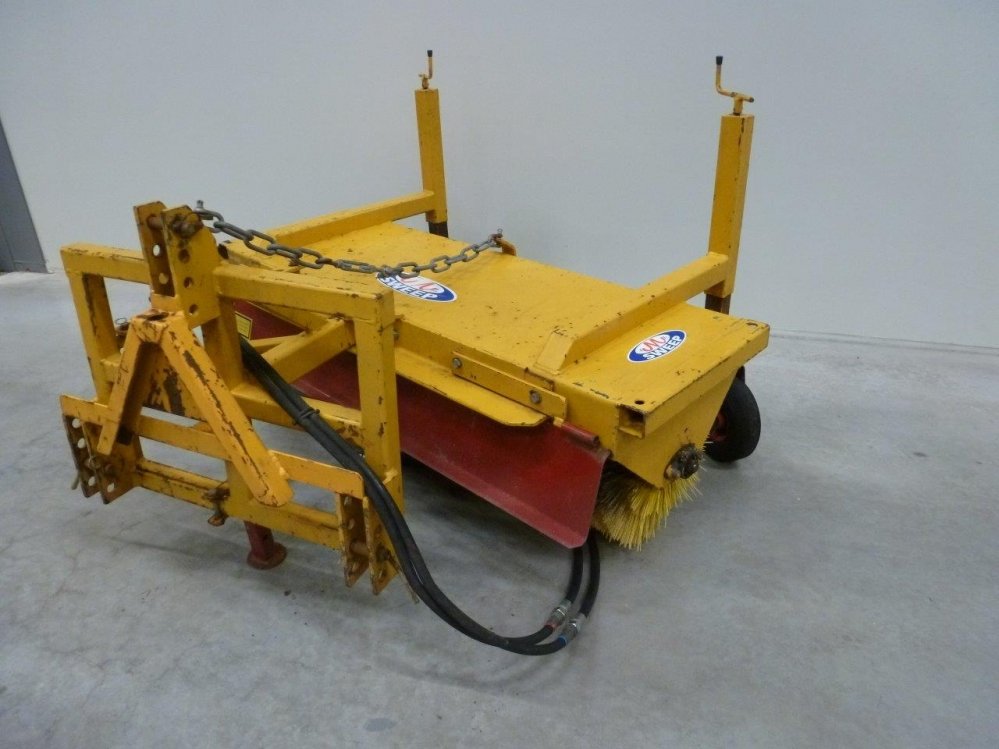 M-Sweep hydraulische trekker veegmachine (1.50m 5 | M. Mulder B.V.